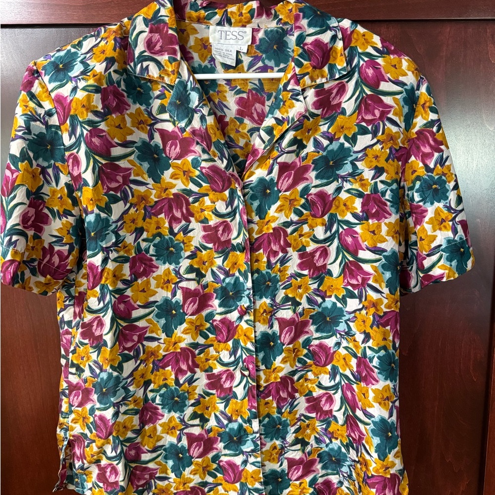 Vintage 80s/90s Floral TESS Blouse 100% Silk Large w/ Shoulder Pads
